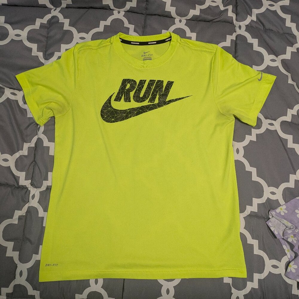 Nike Dri-FIT Short-Sleeve Run Shirt